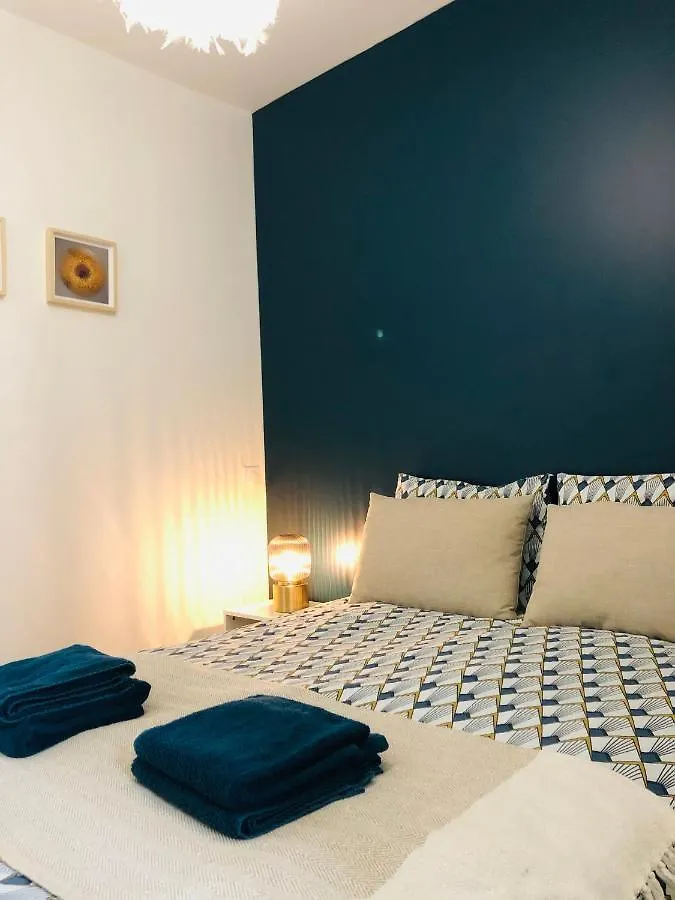 Le Studio D'Angele : Angie Bruz Apartment